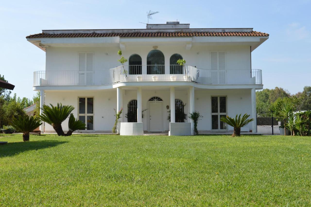 Casa Blanca B&B Latina Exterior foto